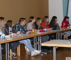Realschule simuliert UN-Sicherheitsrat – Reizthema Chlorgaseinsatz in Syrien