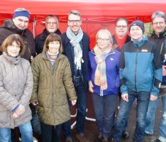 Sandhäuser SPD: Aktiv auf Weihnachtsmarkt und als Roter Nikolaus unterwegs