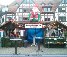 Die Jugendfeuerwehr auf dem Leimener Weihnachtsmarkt