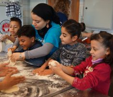 Kochevent der Unicef-Gruppe: Gemeinsam Kochen und Essen