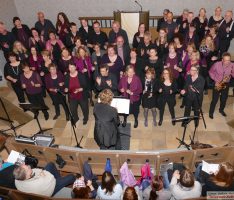 Sie waren überall in der Kirche: </br>Bright Light begann Konzert à la Flashmob