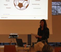 „Das Runde muss ins Eckige“: Buchautorin Birgit Steiner beim Gesamtelternbeirat