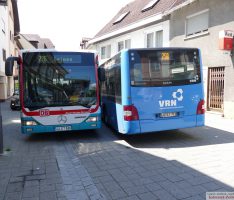 Begegnen sich zwei Busse … </br>… dann ist die Rathausstrasse dicht!