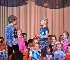 Musical „Der Regenbogenfisch“  – Eine phantastische Musikschul-Aufführung