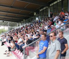 Gut 500 Zuschauer sahen Trainingsauftakt und Kaderpräsentation des SV Sandhausen