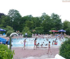 Sommerliche Hitze füllt die Freibäder – Heute mit bis zu gefühlten 40°