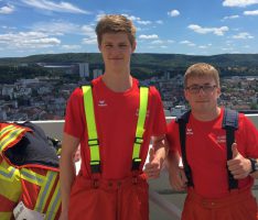 Zwei Sandhäuser Feuerwehrleute erfolgreich beim 22-Stock Treppenlauf