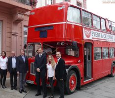 Leimener Weinkerwe – Fody’s bewirtschaftet „Taschenplatz“ und Doppeldecker-Bus