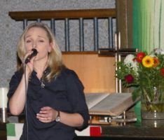 Elena & Friends: Musikalisches Bonbon schlägt Brücke zwischen Generationen