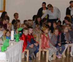 Herbstfest im Kath. Kindergarten St. Georg – „Laßt und danken, singen, fröhlich sein“.