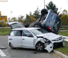 Sandhausen: Zwei Verletzte bei spektakulärem Verkehrsunfall