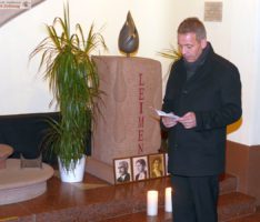 Stilles Gedenken der Stadt zum Jahrestag der Deportation nach Gurs
