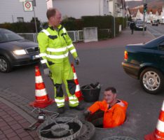 Leimen: Glasfaser-Leerrohre im Abwasserkanal verlegt