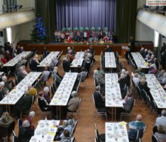 Trotz Schneesturm: Viele Senioren besuchten die Weihnachtsfeier der Stadt Leimen