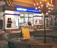Parfümerie Werner spendet AWo Sandhausen 1.100,- € aus Tombola-Einnahmen