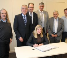 Landrat und Kreistagsfraktionen: Klinikfinanzierung muss verbessert werden