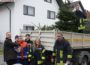 Freiwillige Feuerwehren sammelten Weihnachtsbäume und Spenden