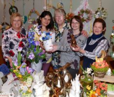 Das Heim österlich verschönern: Deko-Unikate gab es auf dem 26. AWO Ostermarkt