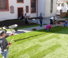 Klein-Versailles im Mauritius-Kirchgarten – Mit Rollrasen schnell ans Ziel