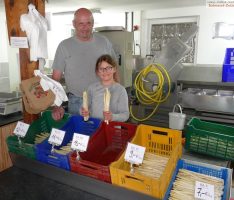 Spargelhof Köllner Sandhausen: </br>Täglich frischer Spargel direkt ab Erzeugerhof