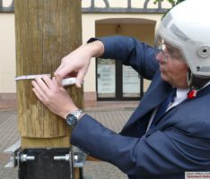 Maibaum-Vergleich: Sandhausen hat den Längsten – Leimen hat den Dicksten