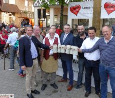Maibaumfest von Leimen aktiv sah OB Hans Reinwald an den Smovey-Ringen