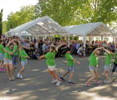 Das Dr.-Ulla-Schirmer-Haus feierte ein vielseitiges und vergnügliches Maifest