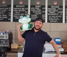 Die Abenteuer des Diljemer Kreiselfrosches – Staffel I / Folge 4 – „Burgertime“
