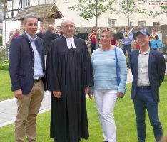 Einweihung Mauritius-Kirchgarten: Harmonische Verbindung zwischen Rathaus und Kirche
