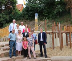 Theodor-Heuss-Grundschule in Sandhausen feiert neuen Dünenspielplatz