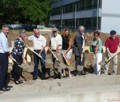 Neubau am Ludwig-Uhland-Kindergarten Spatenstich für Ergänzungsgebäude