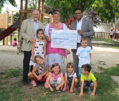 2. Ahmadiyya Charity Walk Leimen – Spenden an Kindergärten