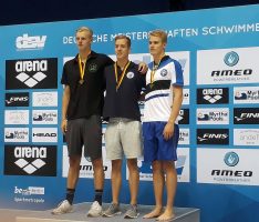 Torsten Rau Deutscher Juniorenmeister über 200m Rückenschwimmen