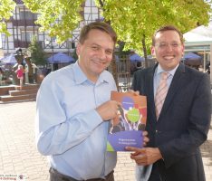 Leimener Bürgerentscheid zum Rathausplatz wurde Musterbeispiel in Fachliteratur