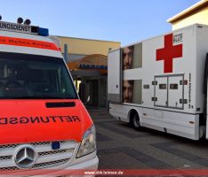 Blutspender trotzen erster Krankheitswelle – Rot-Kreuz-Team von Schulsanitätern unterstützt