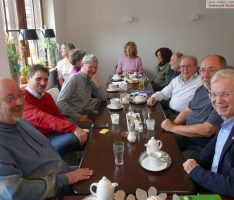 HIL-Skeptikerbrunch  gut besucht: Interessante Diskussionen über Gott und die Welt