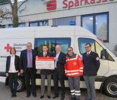 Sparkasse Heidelberg spendet DRK Sandhausen 5.000 € für Einsatzfahrzeug