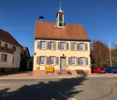 Bürgerhaus Ochsenbach strahlt in neuem Glanz Fassade und Sockel wurden hergerichtet