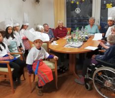 Fröhlicher Jahresausklang von Jung und Alt im Ulla-Schirmer-Haus