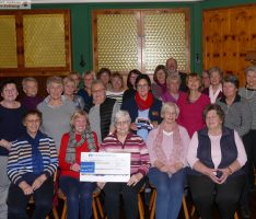 Leimener Landfrauen spendeten 500 € für den ASB Wünschewagen