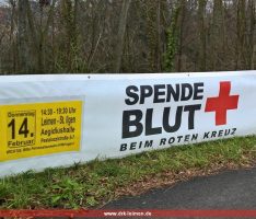 Blutspendeplakate aufgehängt