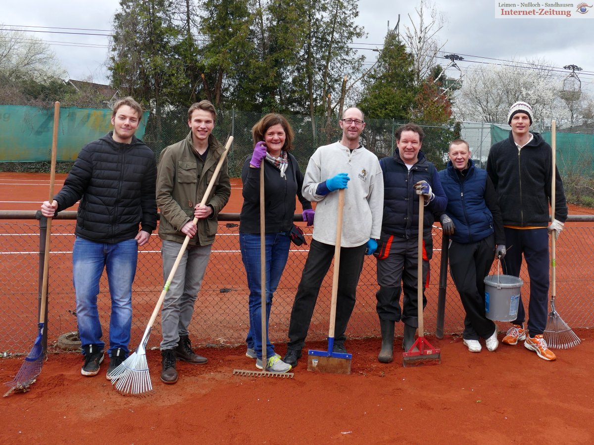 13 Tennis-Außenplätze des TC Blau-Weiß Leimen - Viel Pflegearbeit für Vereinsmitglieder