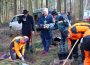 Klimawandel: Landrat Dallinger pflanzte unempfindliche Baumarten in Gauangelloch