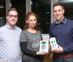 Earth Hour: Das Nußlocher Rathaus lag im Kerzenschein – Neue Wappenkerze