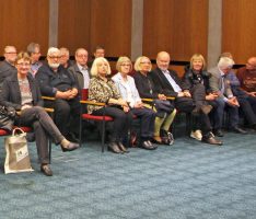 Goldene Konfirmand/innen aus Sandhausen warfen einen Blick auf die letzten 50 Jahre