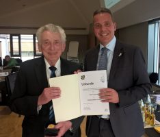 Leimener April-Ratssitzung: Mehrausgaben genehmigt – Franz Janisch geehrt