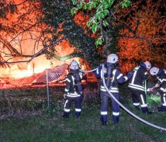 Zwischen Leimen und Nußloch – </br>Gartenhaus brannte vollständig nieder