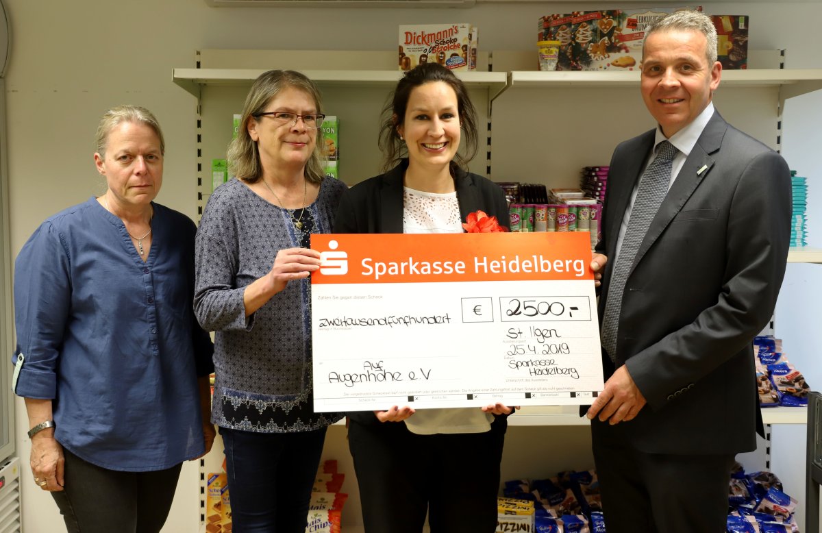 Sparkasse Heidelberg spendet 2.500 Euro an die Tafel Leimen