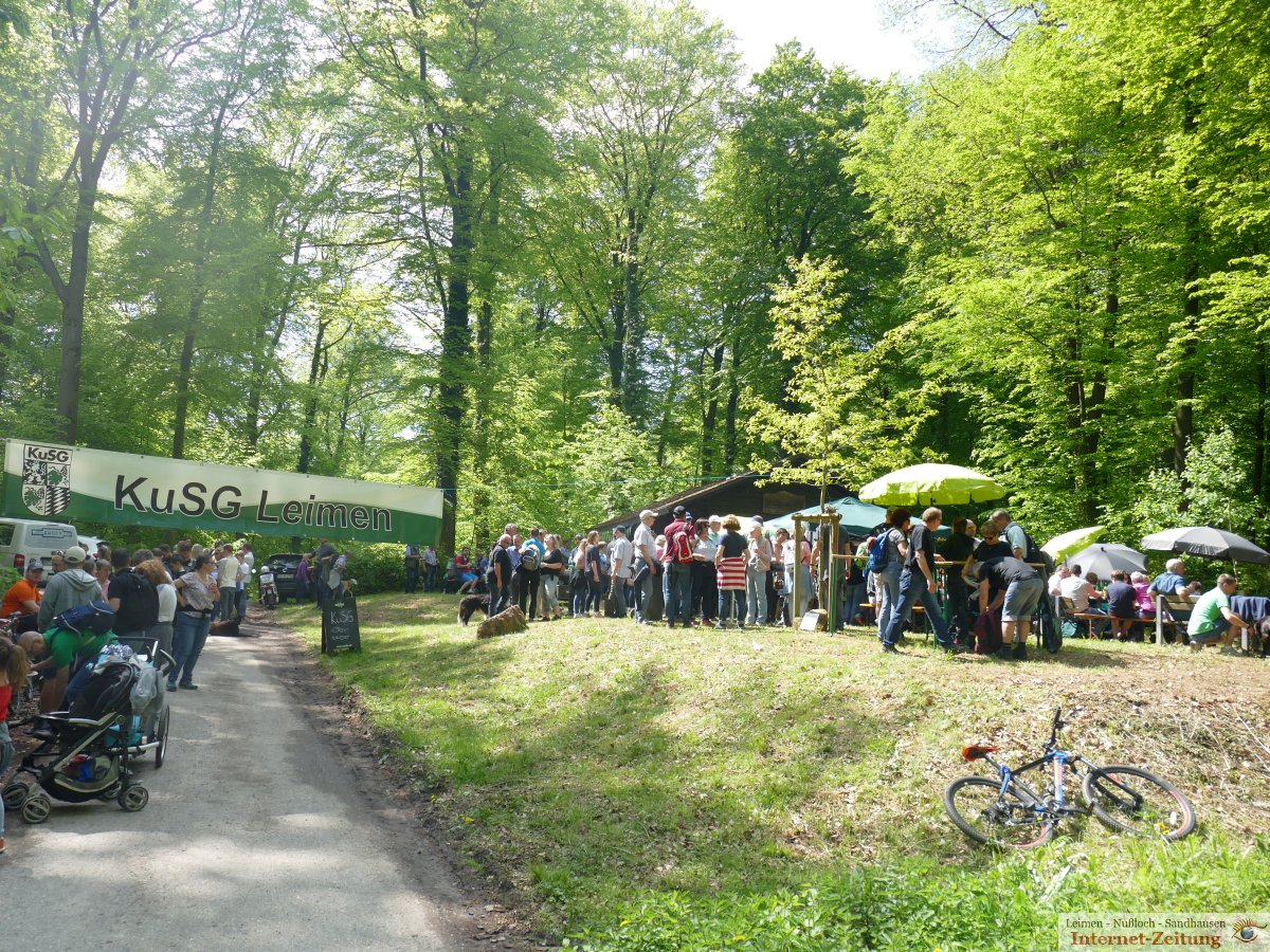 Die Hirschgrundhütte wurde zur Pilgerstätte - Tolle 1. Mai-Veranstaltung mitten im Wald