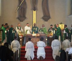 Die 50 ist voll – Pfr. Lourdu feiert Geburtstag